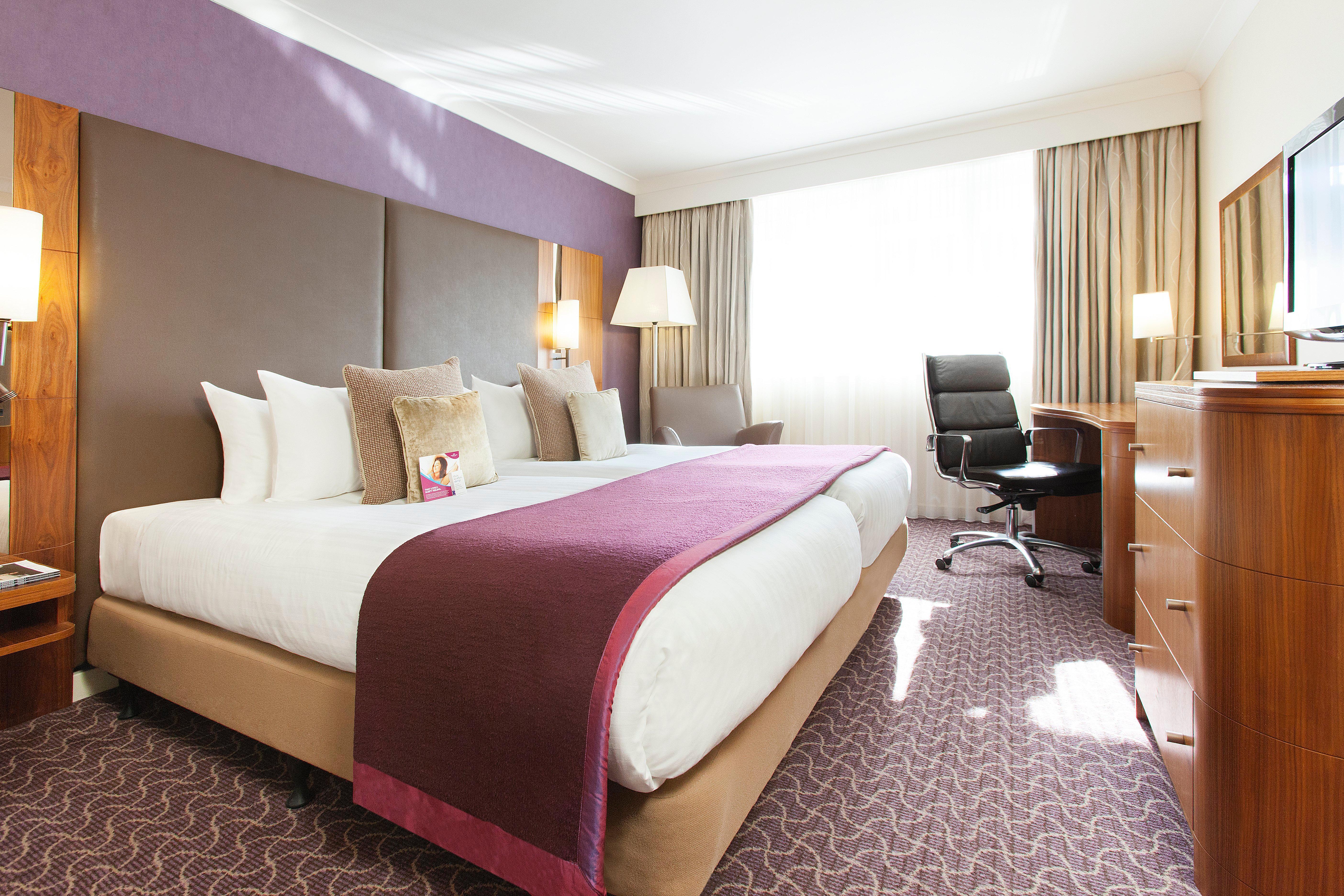 Crowne Plaza Reading Hotel Ngoại thất bức ảnh