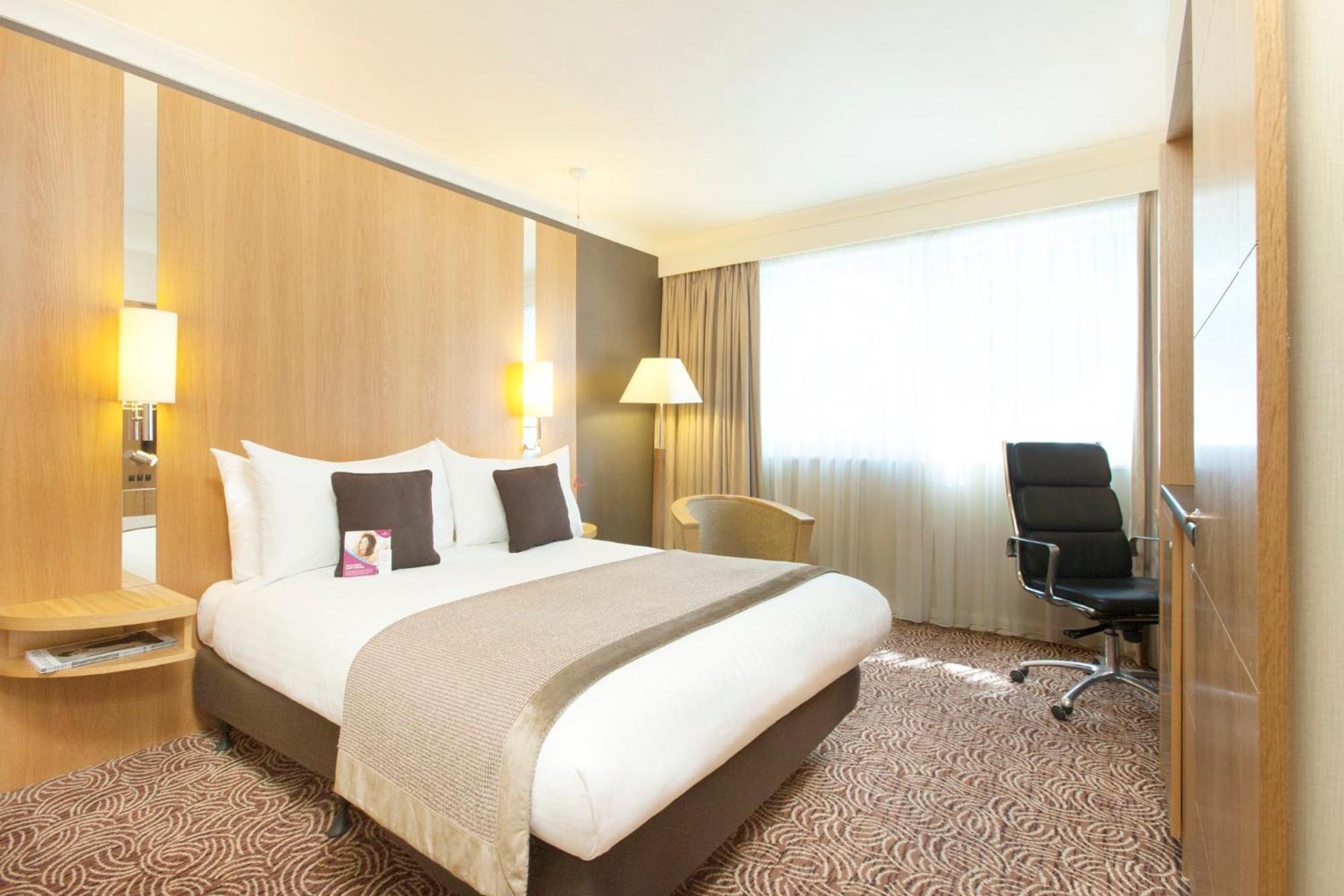 Crowne Plaza Reading Hotel Ngoại thất bức ảnh